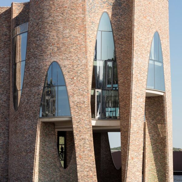 Fjordenhus stands as a symbol of Kirk’s values